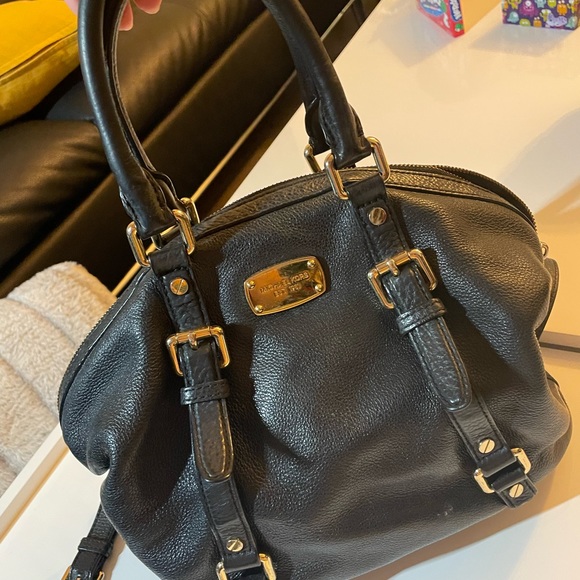 Michael Kors - Picture 2 of 3